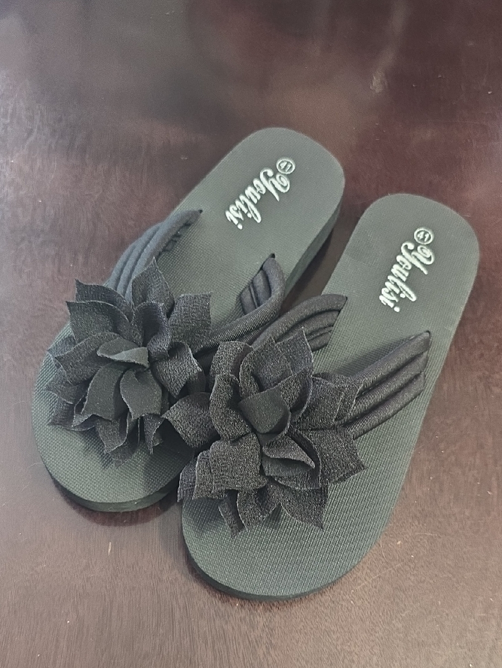 Women's Black Floral Flower Flip Flop Sandals